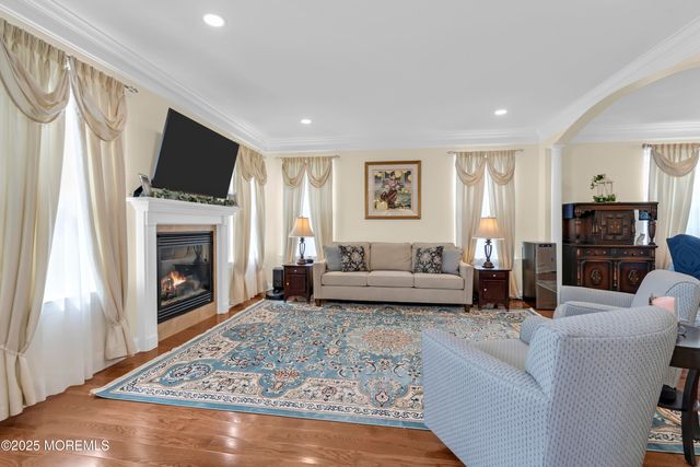 118 Pelican Court, Marlboro, NJ 07746