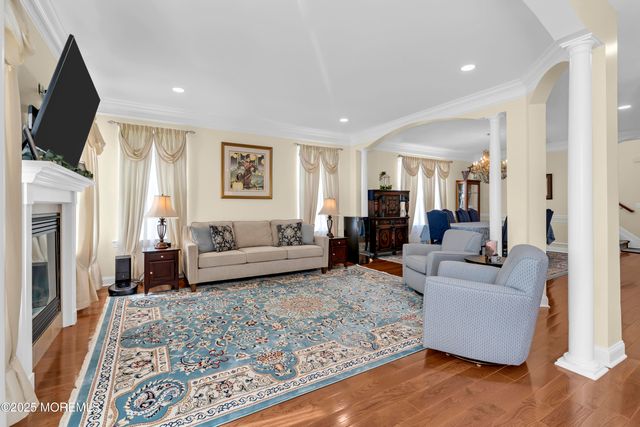 118 Pelican Court, Marlboro, NJ 07746