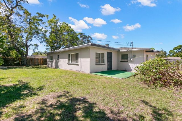 5546 5TH STREET S, St Petersburg, FL 33705