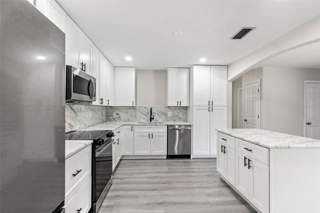 5546 5TH STREET S, St Petersburg, FL 33705