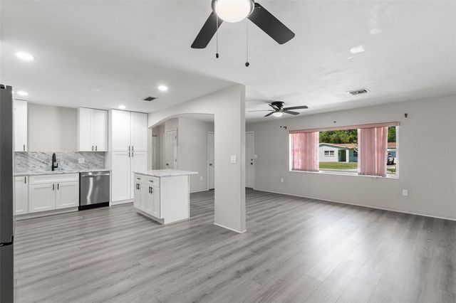 5546 5TH STREET S, St Petersburg, FL 33705
