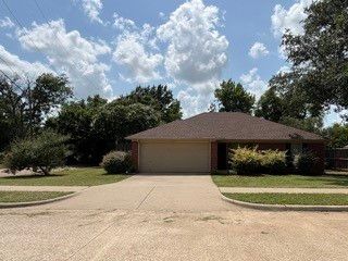 1001 Boardwalk Street, Midlothian, TX 76065