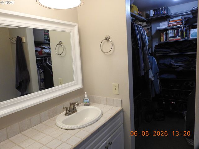 6201 Sw 130TH Ave, Beaverton, OR 97008