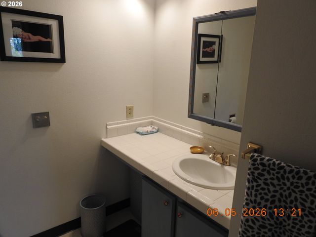 6201 Sw 130TH Ave, Beaverton, OR 97008