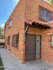 6648 E Calle La Paz Unit B, Tucson, AZ 85715
