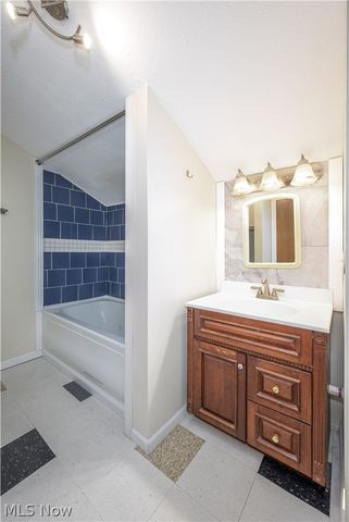 128 E Central Ave, Ravenna, OH 44266