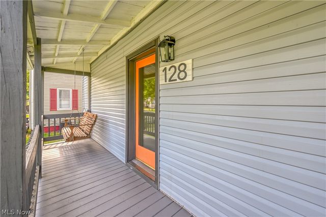 128 E Central Ave, Ravenna, OH 44266