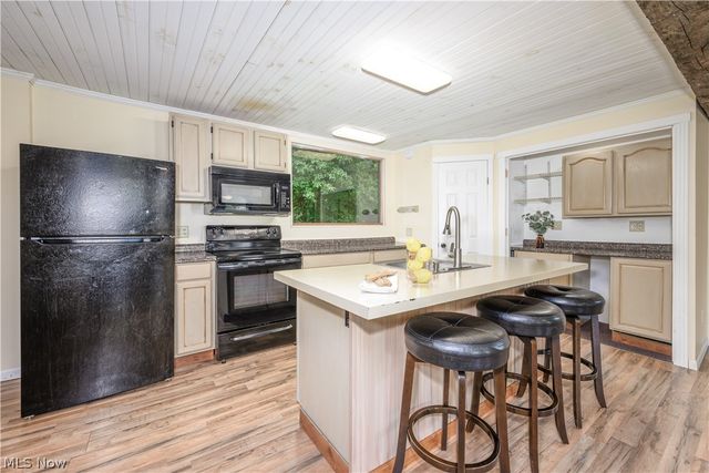 128 E Central Ave, Ravenna, OH 44266