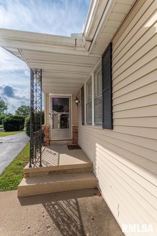 404 HIGHVIEW Road, East Peoria, IL 61611
