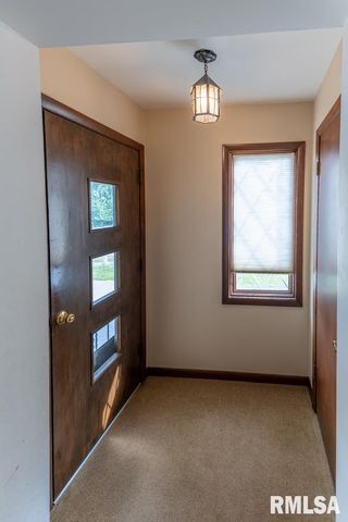 404 HIGHVIEW Road, East Peoria, IL 61611