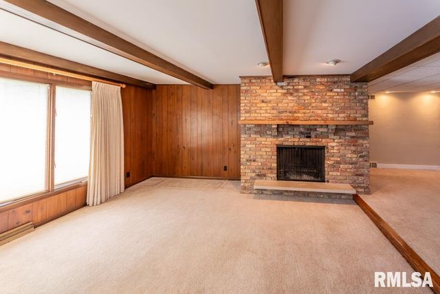 404 HIGHVIEW Road, East Peoria, IL 61611