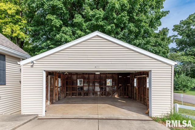 404 HIGHVIEW Road, East Peoria, IL 61611