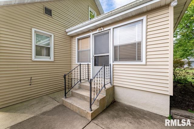 404 HIGHVIEW Road, East Peoria, IL 61611