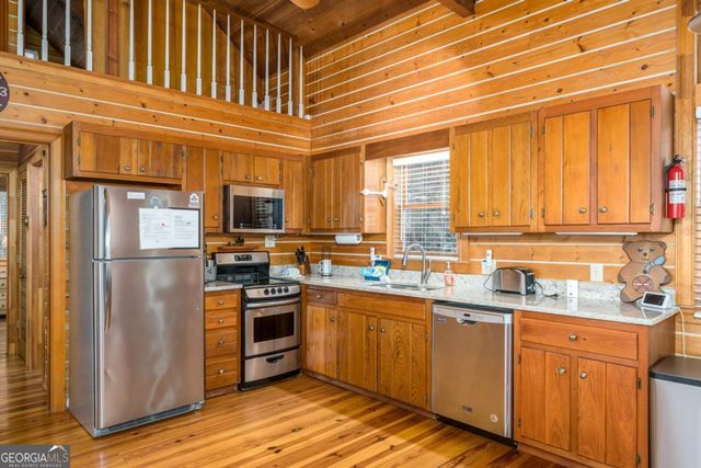 517 Ridge Road, Blue Ridge, GA 30513