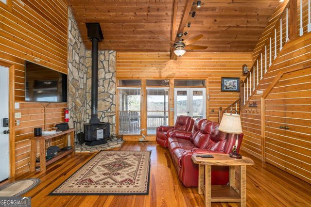 517 Ridge Road, Blue Ridge, GA 30513