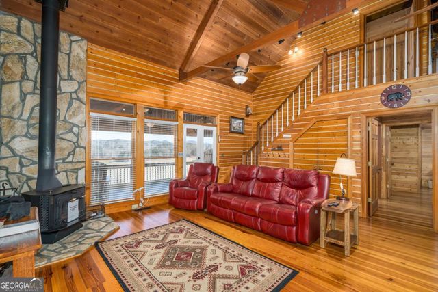 517 Ridge Road, Blue Ridge, GA 30513