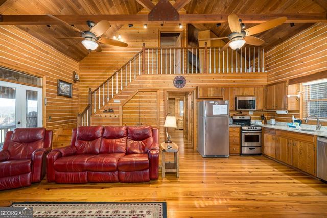 517 Ridge Road, Blue Ridge, GA 30513