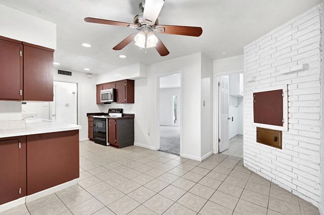 4656 N 5th Street, Fresno, CA 93726