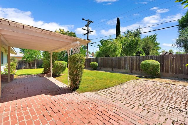 4656 N 5th Street, Fresno, CA 93726