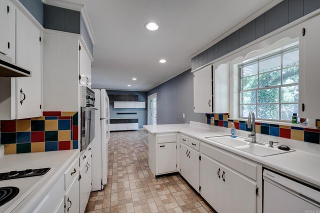 4400 Arlington Drive, North Little Rock, AR 72116