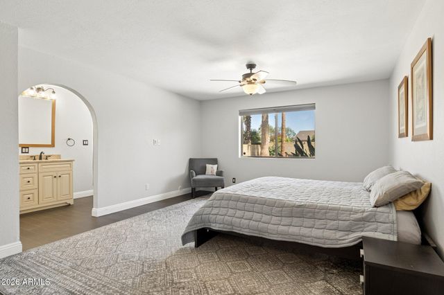 4242 E SHEENA Drive, Phoenix, AZ 85032