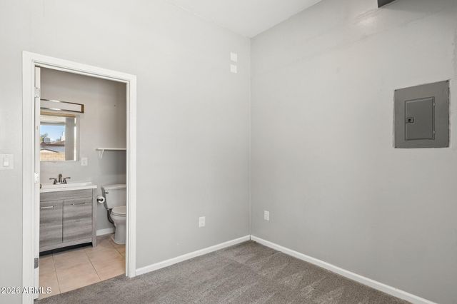 4242 E SHEENA Drive, Phoenix, AZ 85032