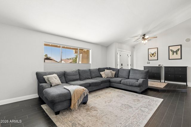 4242 E SHEENA Drive, Phoenix, AZ 85032