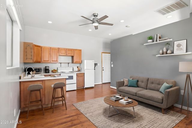 4242 E SHEENA Drive, Phoenix, AZ 85032