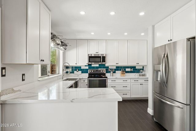 4242 E SHEENA Drive, Phoenix, AZ 85032