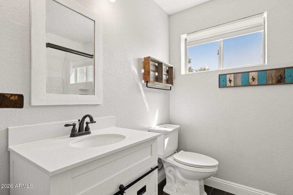 Image 15 of property listing at 4242 E SHEENA Drive, Phoenix, AZ 85032