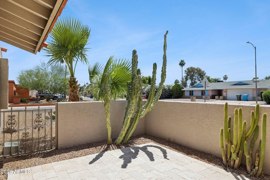 Image 27 of property listing at 4242 E SHEENA Drive, Phoenix, AZ 85032