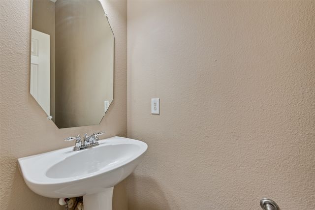 5512 Lavaca Road, Grand Prairie, TX 75052