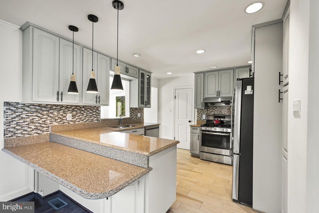 6313 TONE DR, Bethesda, MD 20817