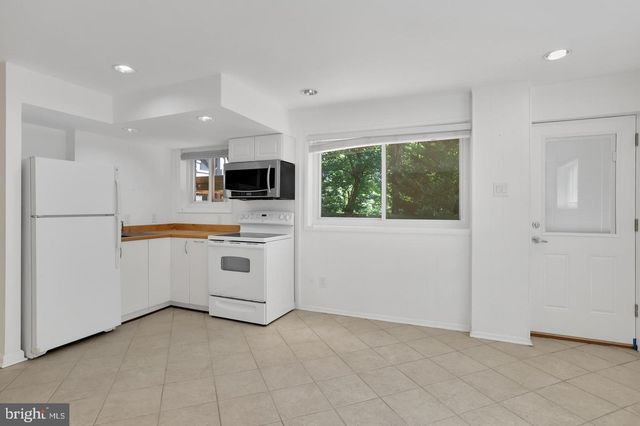 6313 TONE DR, Bethesda, MD 20817