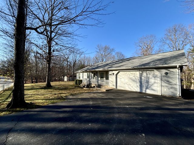 501 Bluff View Dr, Spencer, TN 38585