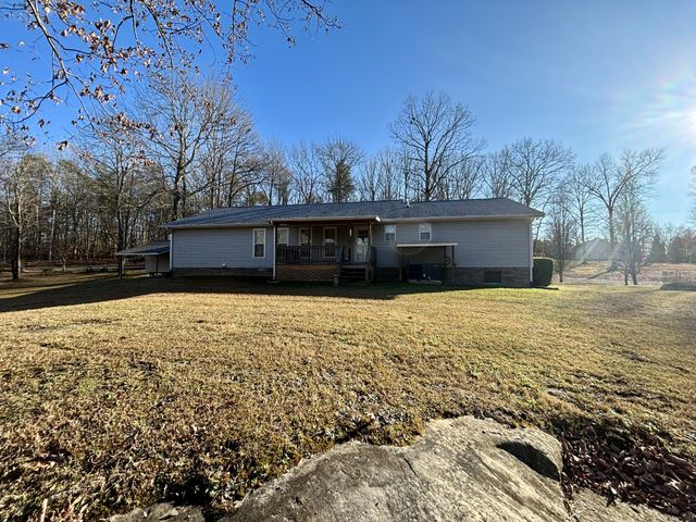 501 Bluff View Dr, Spencer, TN 38585