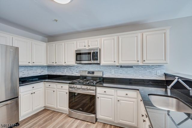 1092 Shadowlawn Dr, Green Brook Twp., NJ 08812