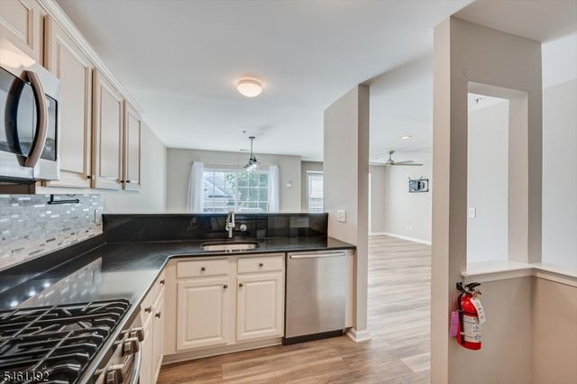 1092 Shadowlawn Dr, Green Brook Twp., NJ 08812
