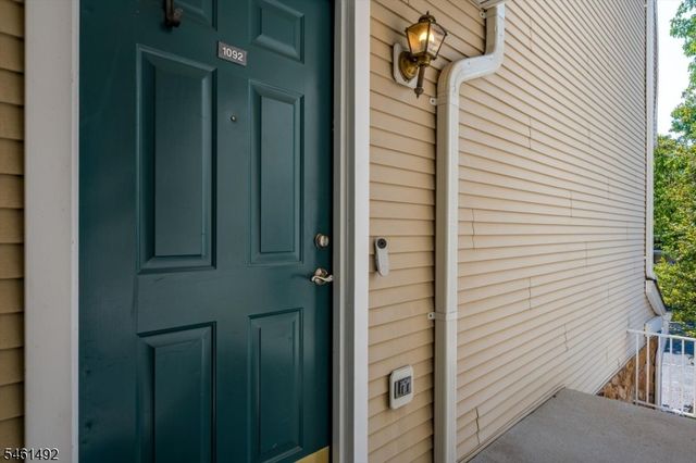 1092 Shadowlawn Dr, Green Brook Twp., NJ 08812