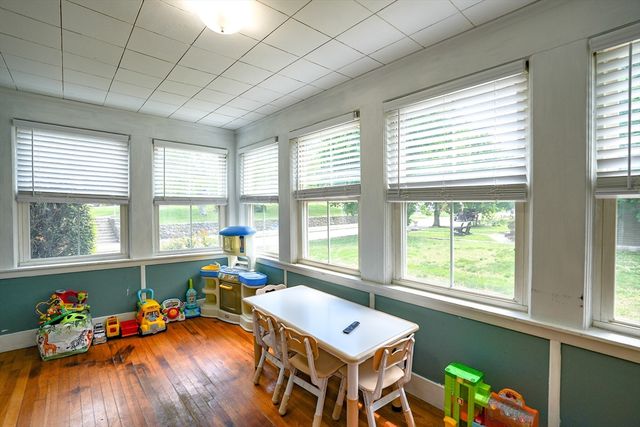 170 Hopedale St, Hopedale, MA 01747