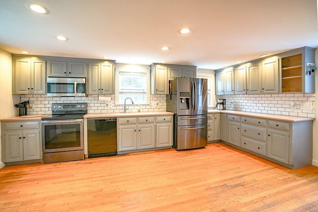 170 Hopedale St, Hopedale, MA 01747