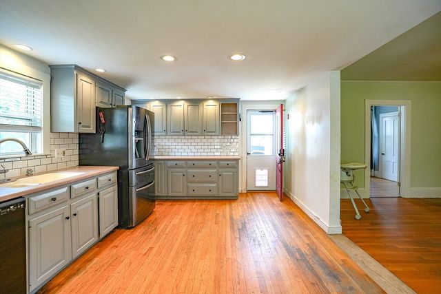 170 Hopedale St, Hopedale, MA 01747