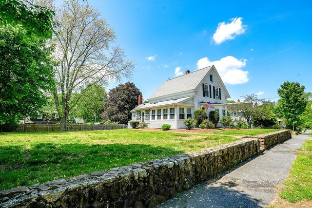 170 Hopedale St, Hopedale, MA 01747