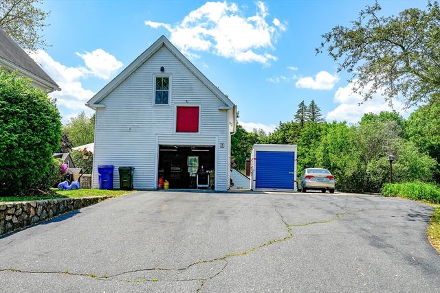 170 Hopedale St, Hopedale, MA 01747