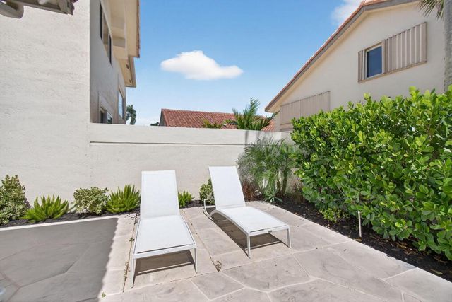 5310 NW 26th Circle, Boca Raton, FL 33496