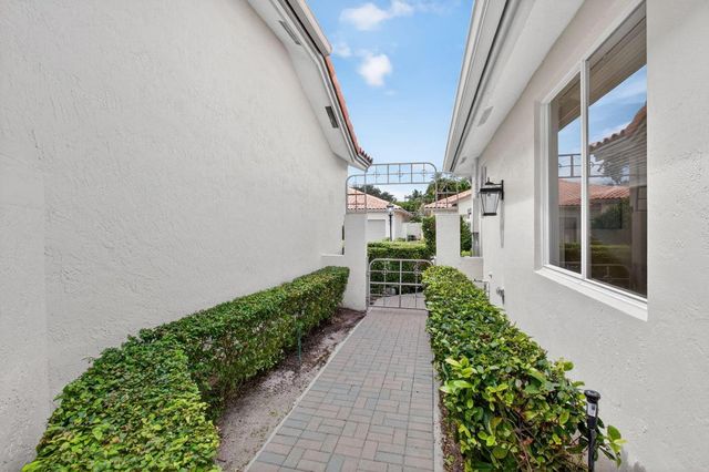 5310 NW 26th Circle, Boca Raton, FL 33496