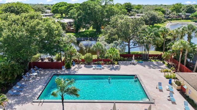 2897 SW 22nd Circle 44b, Delray Beach, FL 33445