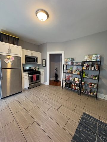 10 Greenville Street 2, Somerville, MA 02143