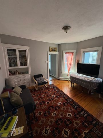 10 Greenville Street 2, Somerville, MA 02143