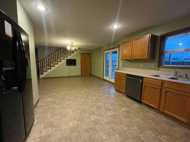 305 JEFFERSON ST, Macon, MO 63552